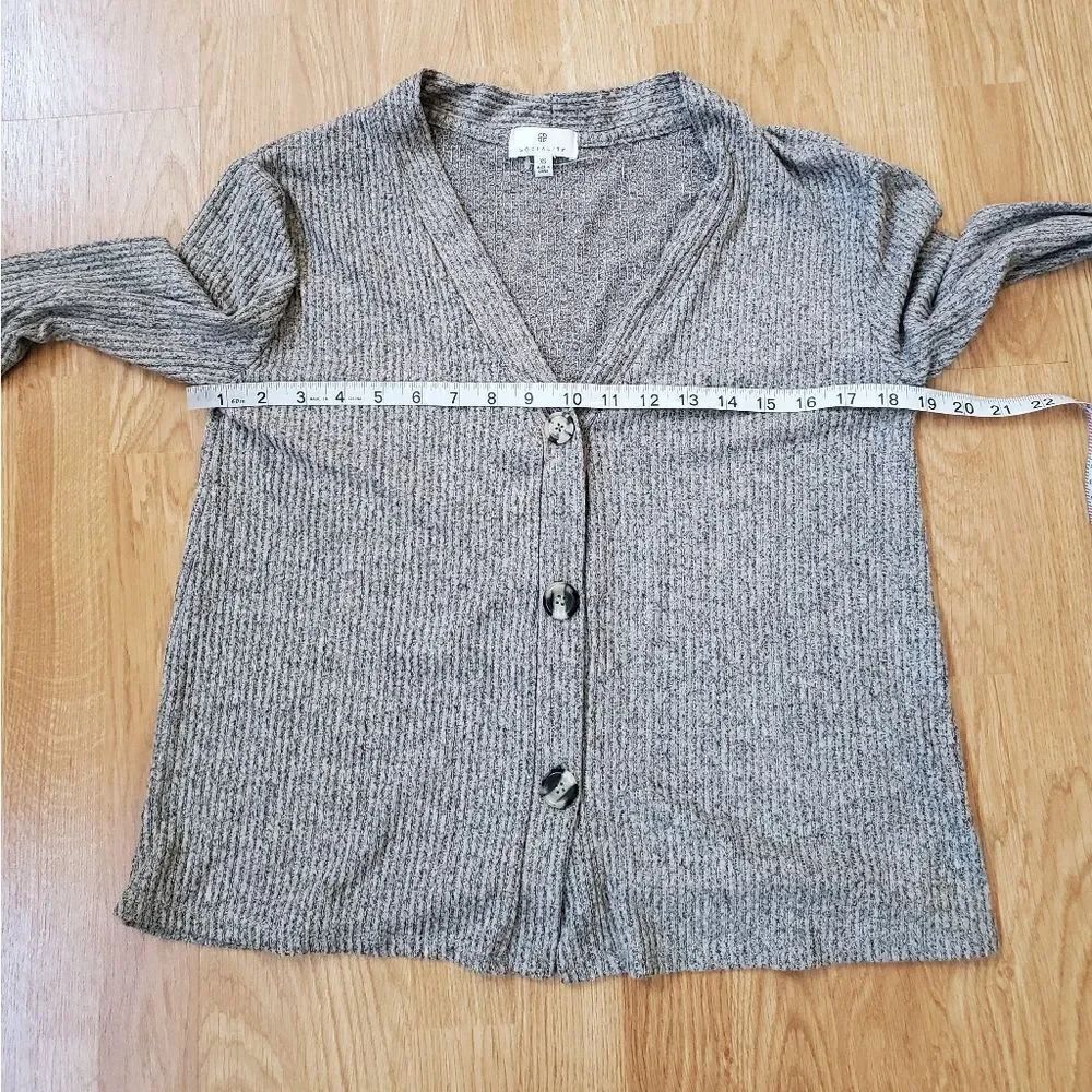 Socialite Button Front Ribbed Top Size Extra Small - Picture 9 of 11